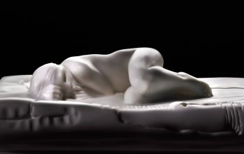 G. Vangi - DONNA SULLA BATTIGIA, 2014 marmo bianco h12x 44x55